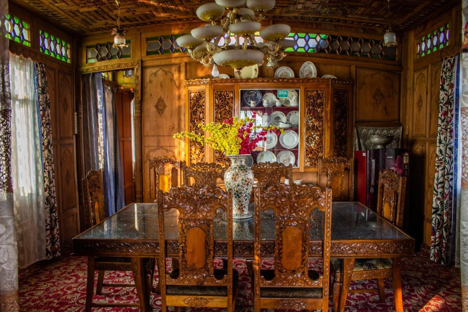 House Boat New Manora Bed & Breakfast Srinagar  Bagian luar foto
